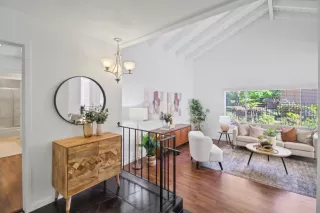 Photo #3: 226042315 Listing