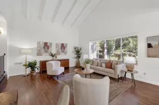 Photo #5: 226042315 Listing