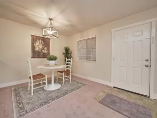 Photo #5: 226042349 Listing