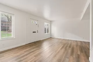 Photo #2: 226042376 Listing