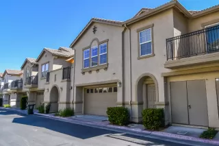 Photo #2: 226042379 Listing