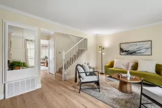 Photo #2: 226042505 Listing 