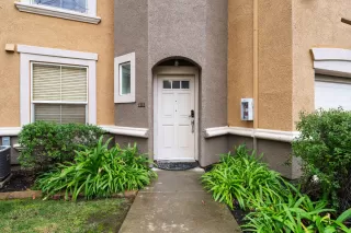 Photo #2: 226042652 Listing 