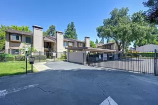 Photo #1: 226043053 Listing 