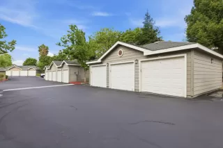 Photo #2: 226043899 Listing 