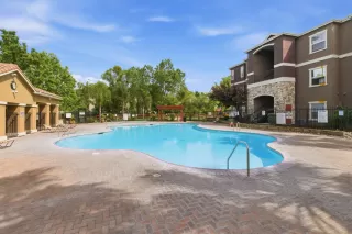 Photo #3: 226043899 Listing 