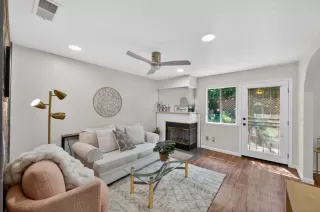 Photo #2: 226044111 Listing