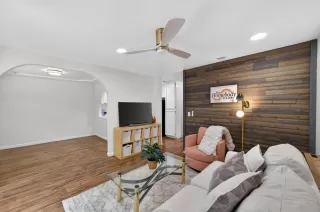 Photo #3: 226044111 Listing