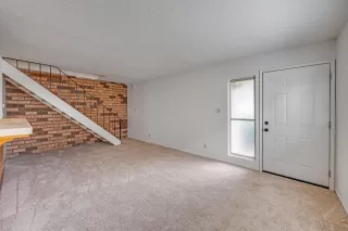 Photo #5: 226044711 Listing 