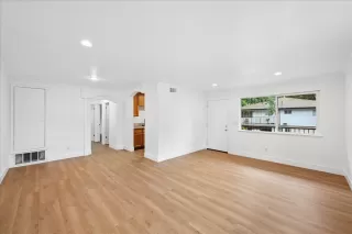 Photo #5: 226045070 Listing