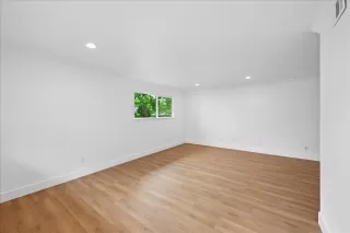 Photo #6: 226045070 Listing