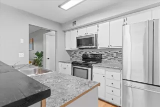 Photo #5: 226045635 Listing 