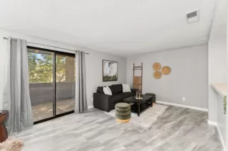 Photo #4: 226045796 Listing 