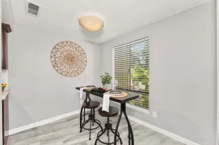 Photo #5: 226045796 Listing 