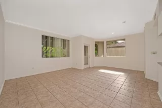 Photo #4: 226045827 Listing