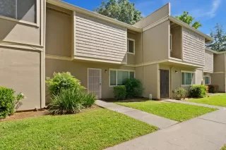 Photo #2: 226046102 Listing