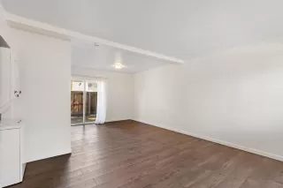 Photo #3: 226046102 Listing