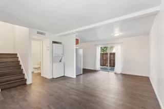 Photo #4: 226046102 Listing