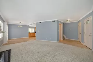 Photo #6: 226046426 Listing