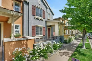 Photo #3: 226046795 Listing