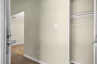 Photo #3: 226046889 Listing 