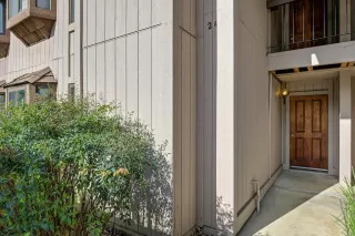 Photo #4: 226047496 Listing 