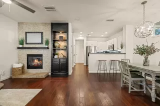 Photo #2: 226048223 Listing 