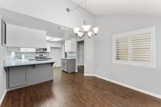 Photo #3: 226048476 Listing 