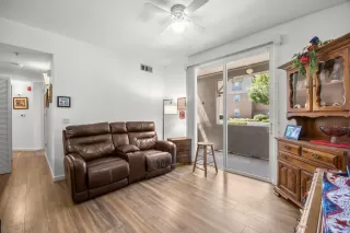 Photo #3: 226048490 Listing 