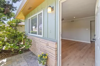 Photo #3: 226048678 Listing 