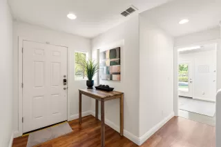 Photo #3: 226048892 Listing 