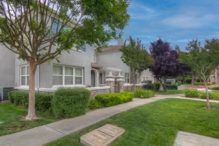 Photo #2: 226048925 Listing 