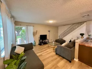 Photo #5: 226049044 Listing 