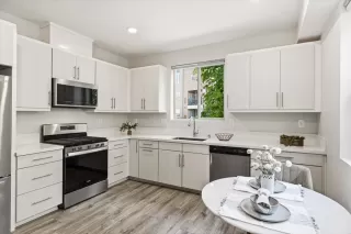 Photo #5: 226049107 Listing