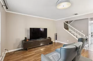 Photo #5: 226049109 Listing 