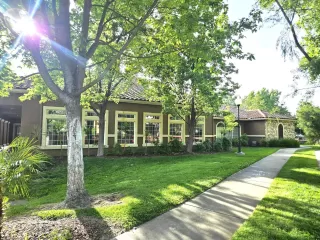 Photo #2: 226049229 Listing 