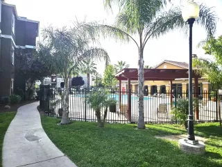 Photo #4: 226049229 Listing 