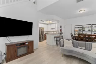 Photo #6: 226049324 Listing 