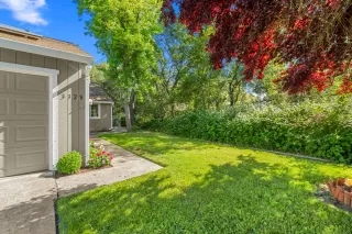 Photo #1: 226049733 Listing 