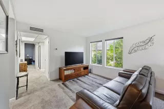 Photo #5: 226049938 Listing 