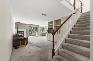 Photo #2: 226050404 Listing 