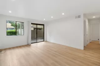 Photo #2: 226050778 Listing 