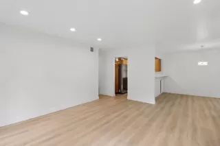 Photo #3: 226050778 Listing 