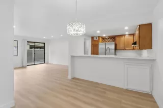 Photo #5: 226050778 Listing 