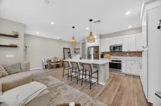 Photo #6: 226050925 Listing 