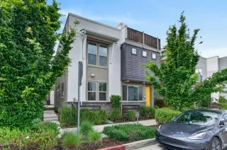 Photo #1: 226051071 Listing 