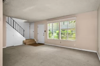 Photo #3: 226051776 Listing