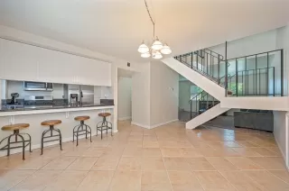 Photo #6: 226051817 Listing 