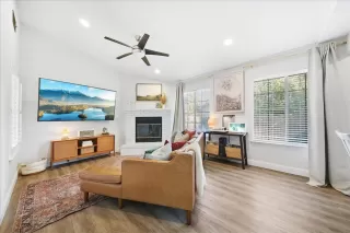 Photo #5: 226052167 Listing 