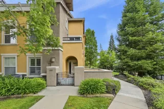 Photo #1: 226052487 Listing 